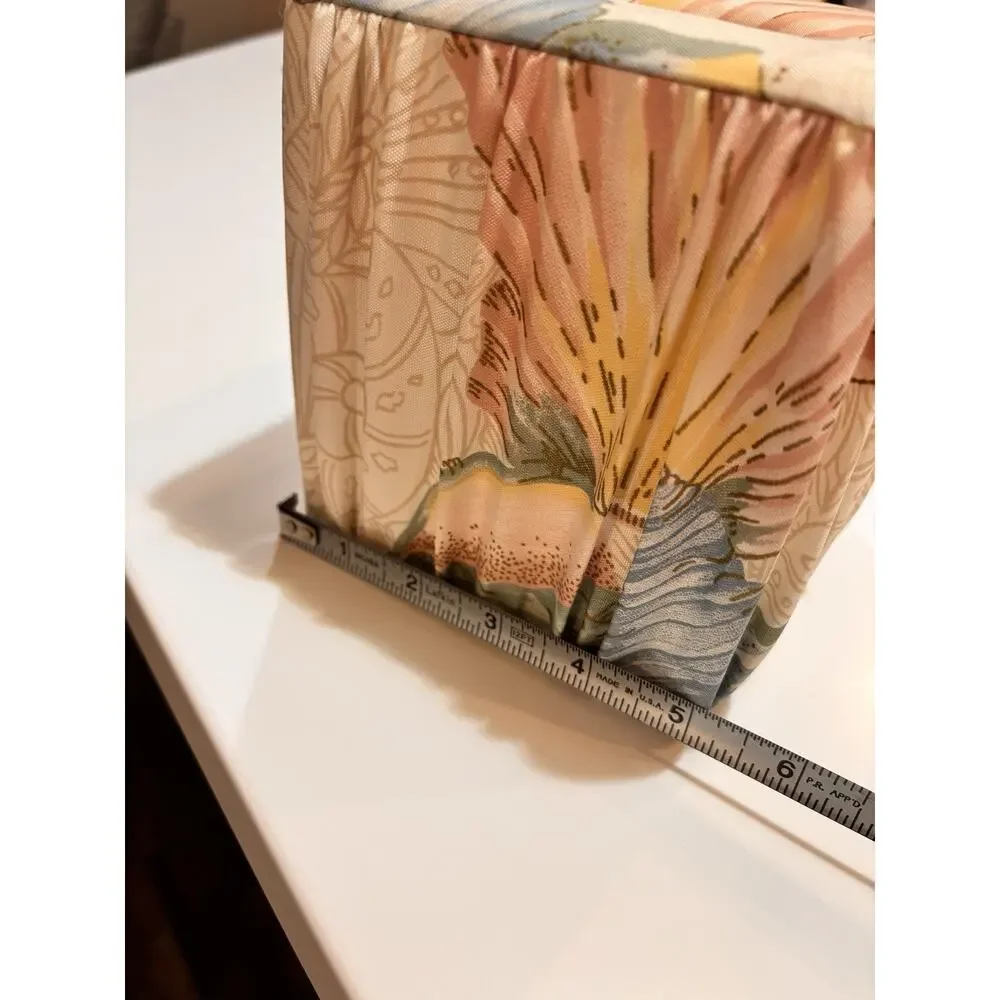 Vintage 90's classic style fabric material tissue square box cover peach floral